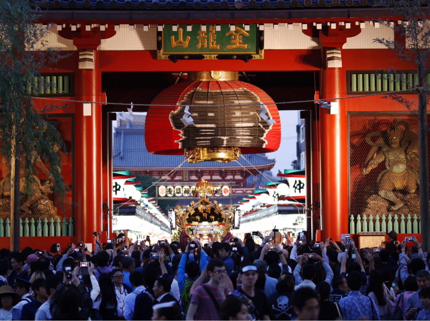 Sanja Matsuri, das große Tempelfest im Asakusa-Bezirk, Tokyo, Japan
