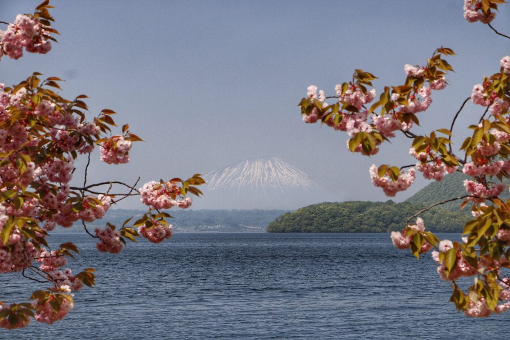 Photo: Kitschalarm am Toya-See