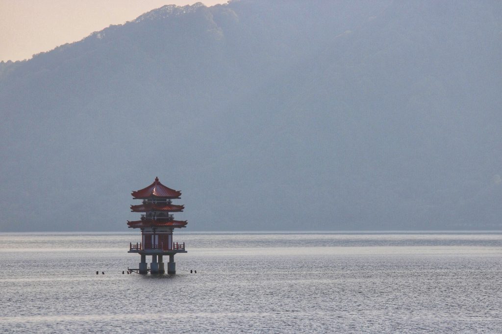 Photo: Kitschalarm am Toya-See