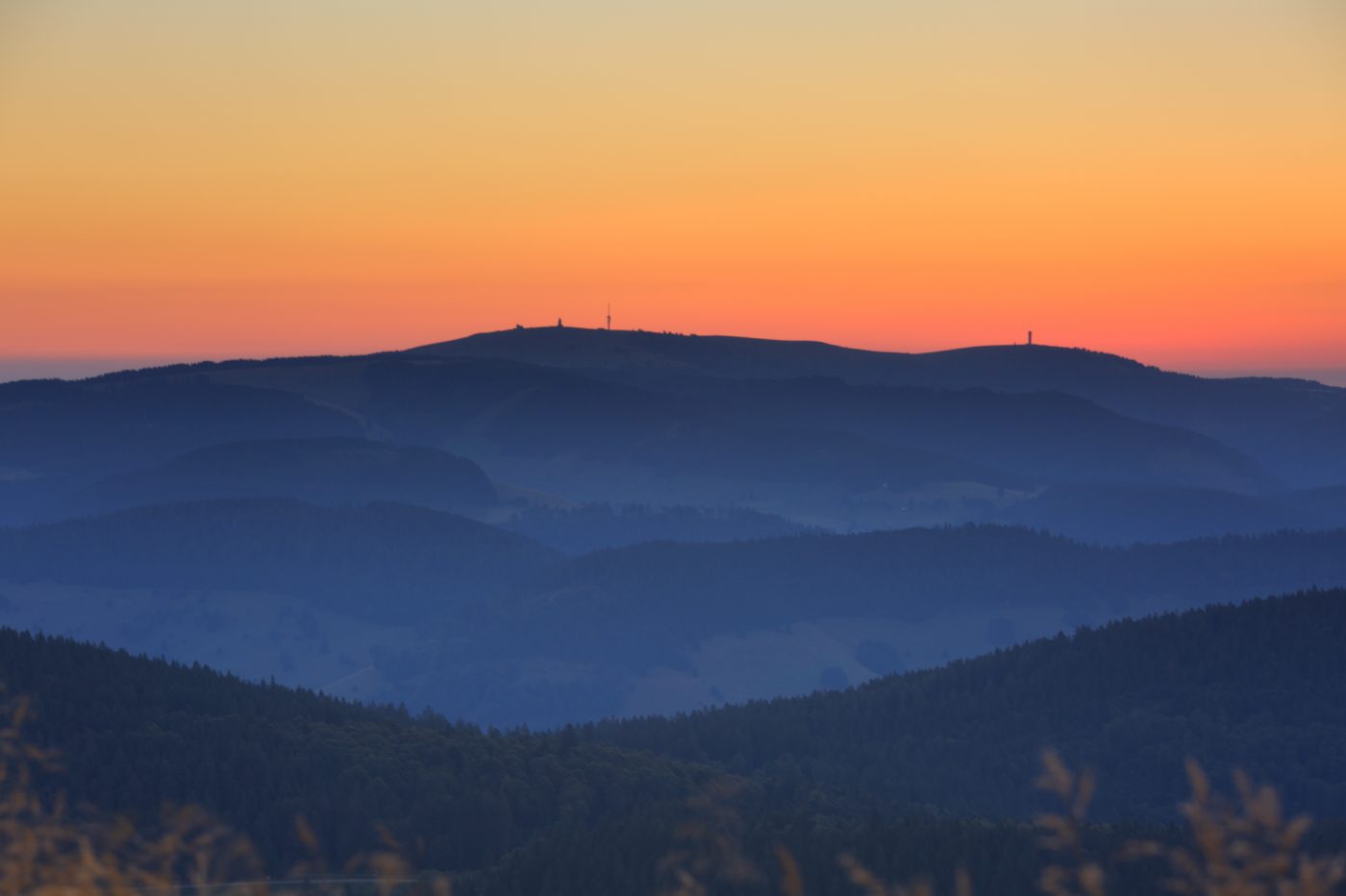Blick zum Feldberg kurz vor Sonnenaufgang