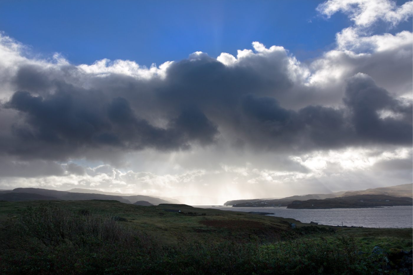Isle of Skye Loch Harport Morgen, Wolken, Schottland