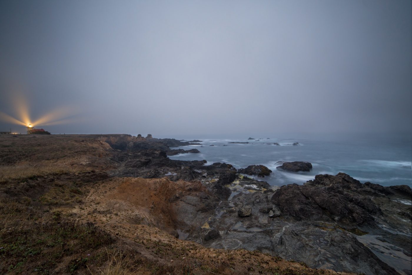 Der Leuchtturm von Point Cabrillo bei Dämmerung Pazifik Meer