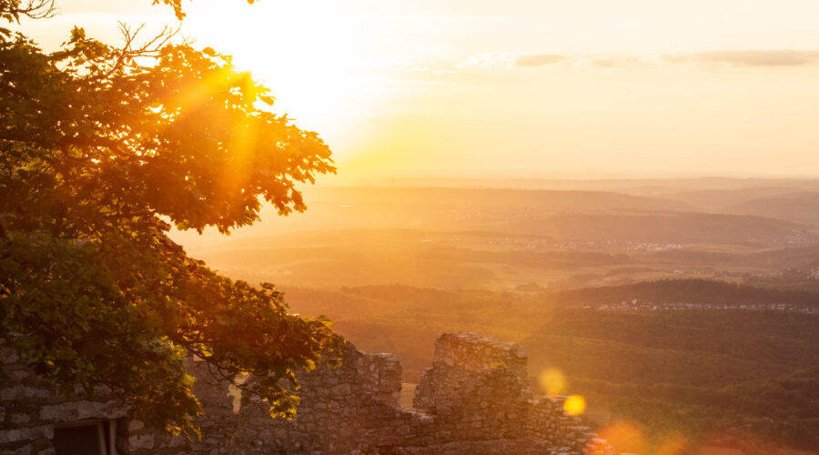 Sommerabend auf der Burg Hohenneuffen , Schwäbische Alb