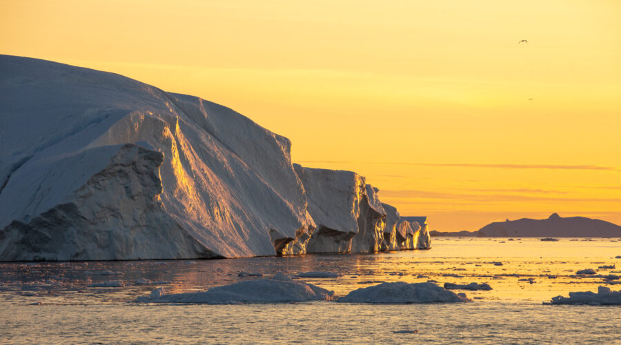 Ilulissat Eisberge im Sonnenuntergang, Grönland