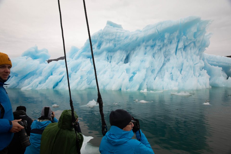 Photo: Der S&uuml;dwesten von Gr&ouml;nland I: Eisberge im Grau