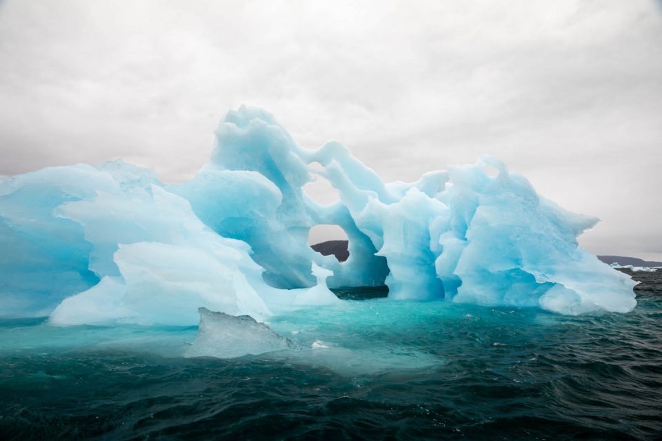 Photo: Der S&uuml;dwesten von Gr&ouml;nland I: Eisberge im Grau