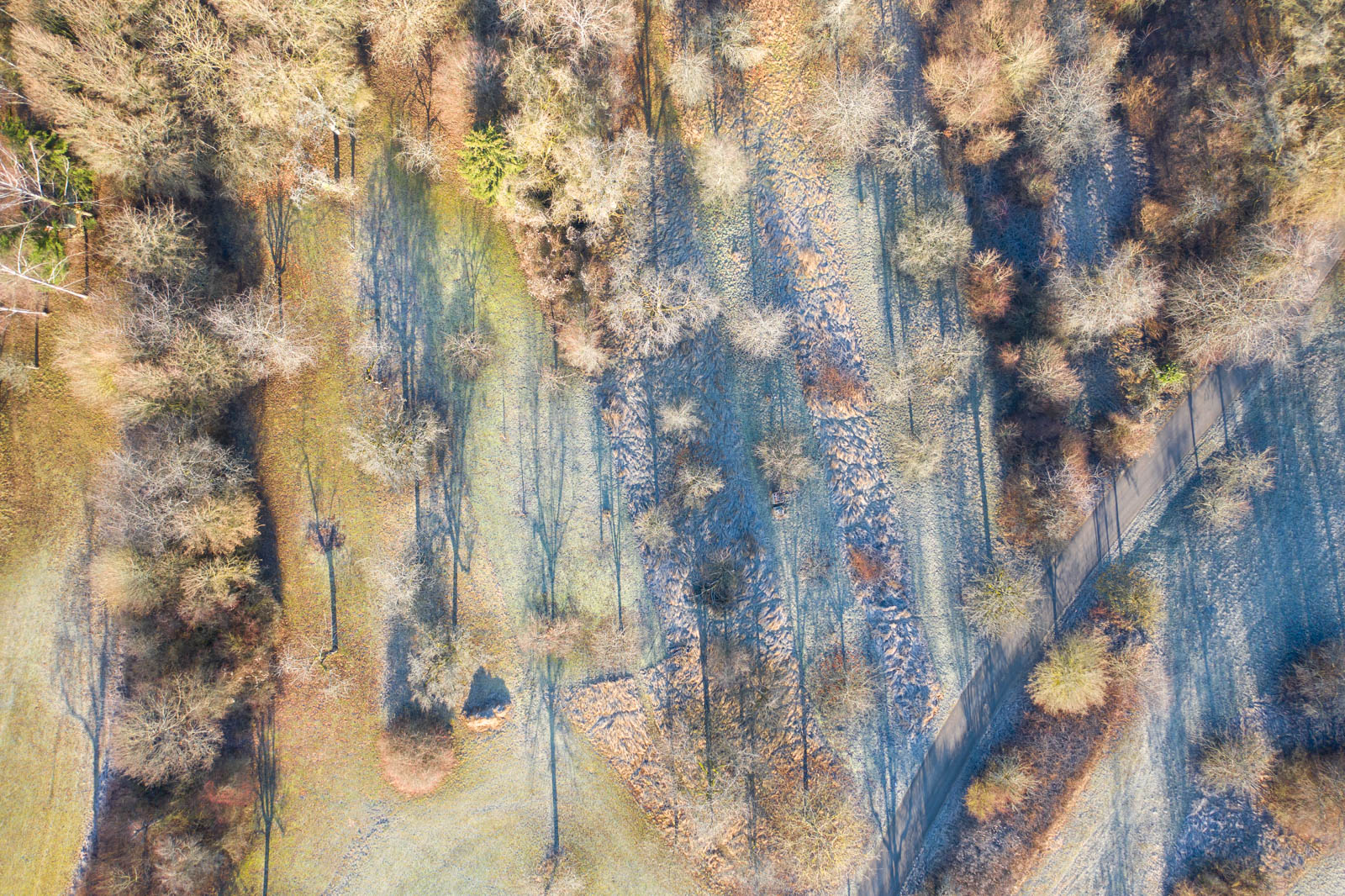 Drohnenfoto, Drohne, Interessante Muster mit Schatten und Raureif Mavic 2 Pro Drohne