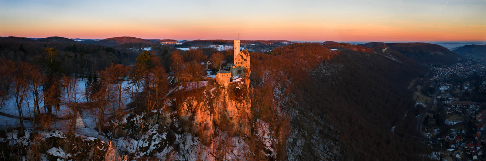Bild: Schloss Lichtenstein im Morgenrot Photo: Schloss Lichtenstein im Morgenrot