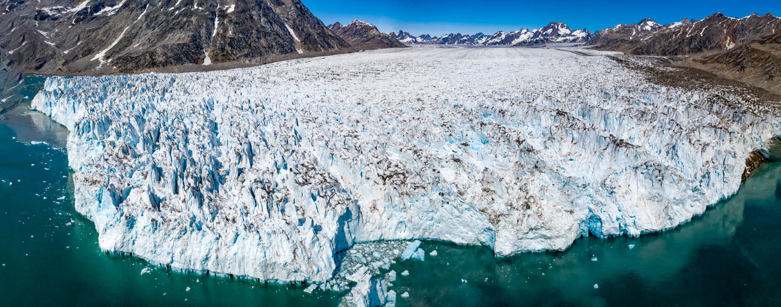 Photo: Gletscherzunge mit der Drohne gesehen
